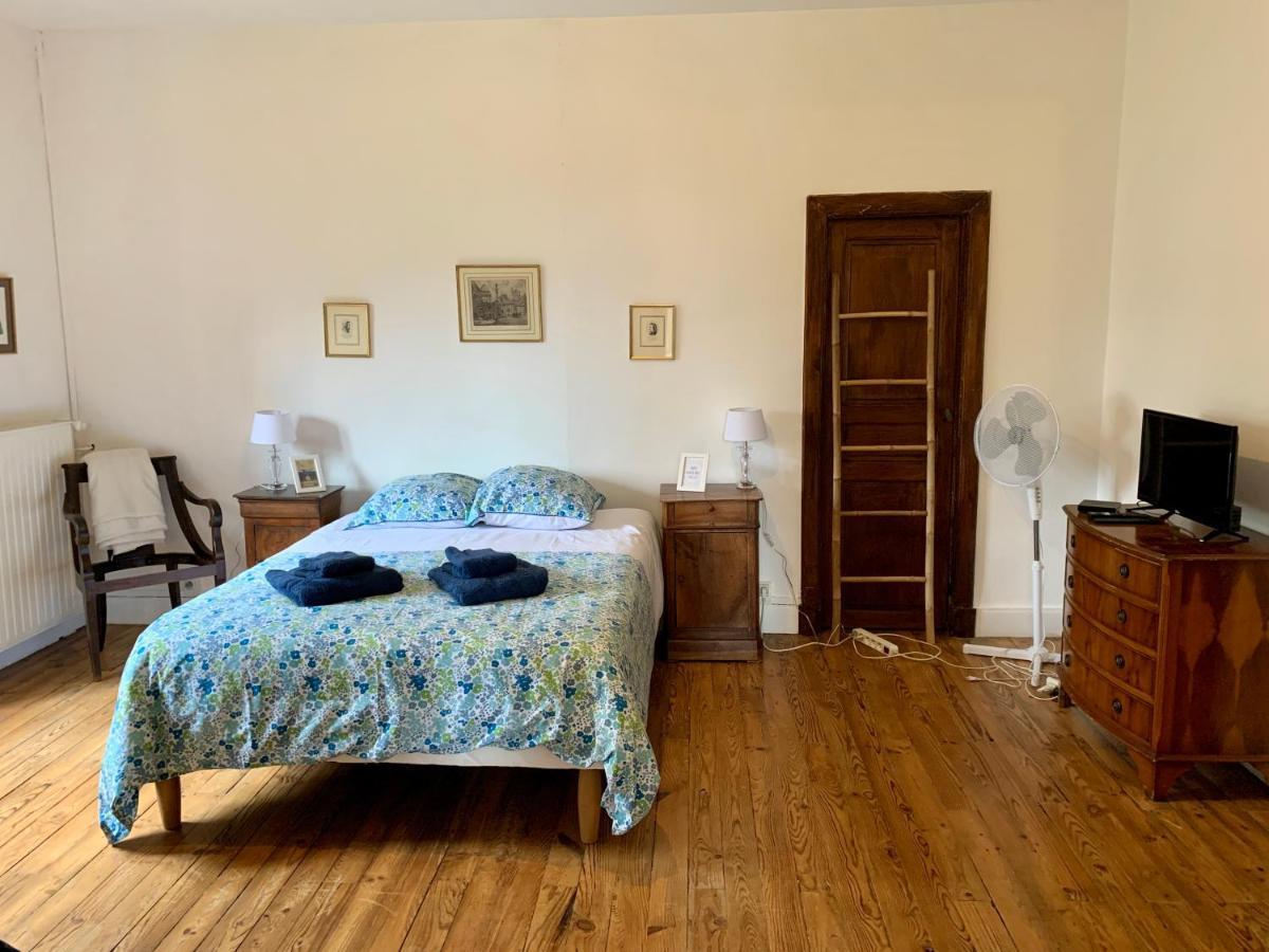 Le Bearn Sous Les Toits Bed & Breakfast Nay  ภายนอก รูปภาพ
